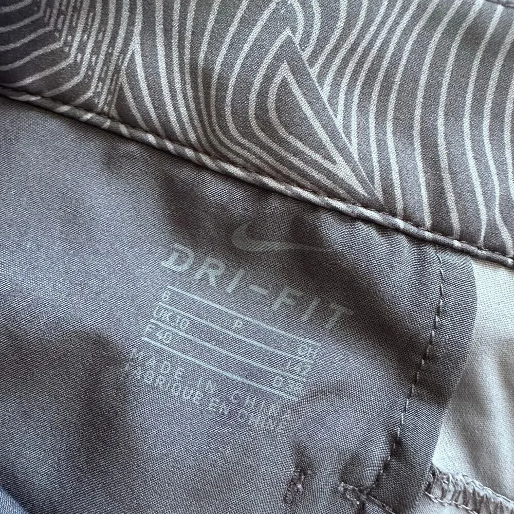 Nike Golf Shorts - Picture 3 of 7